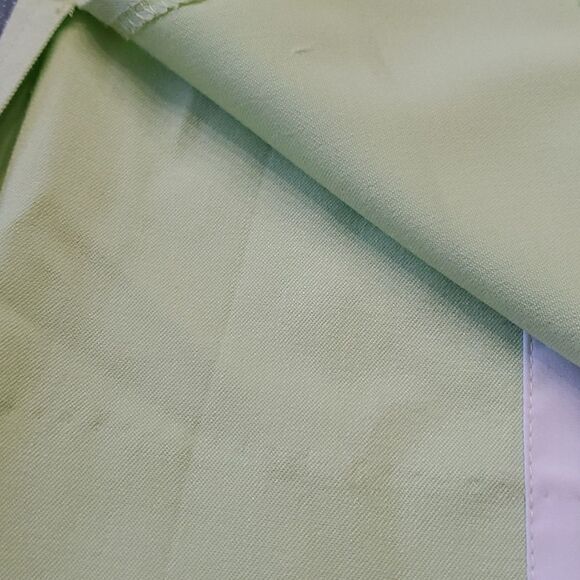 IZOD FLEX SKORT, sz 6, Beautiful fabric and color. 2 front pockets and one rear. - Picture 3 of 13